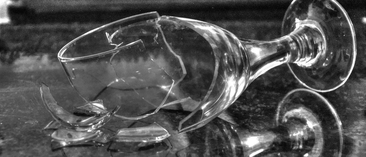 broken-glass-gd59efd05b_1280-e1635892216126